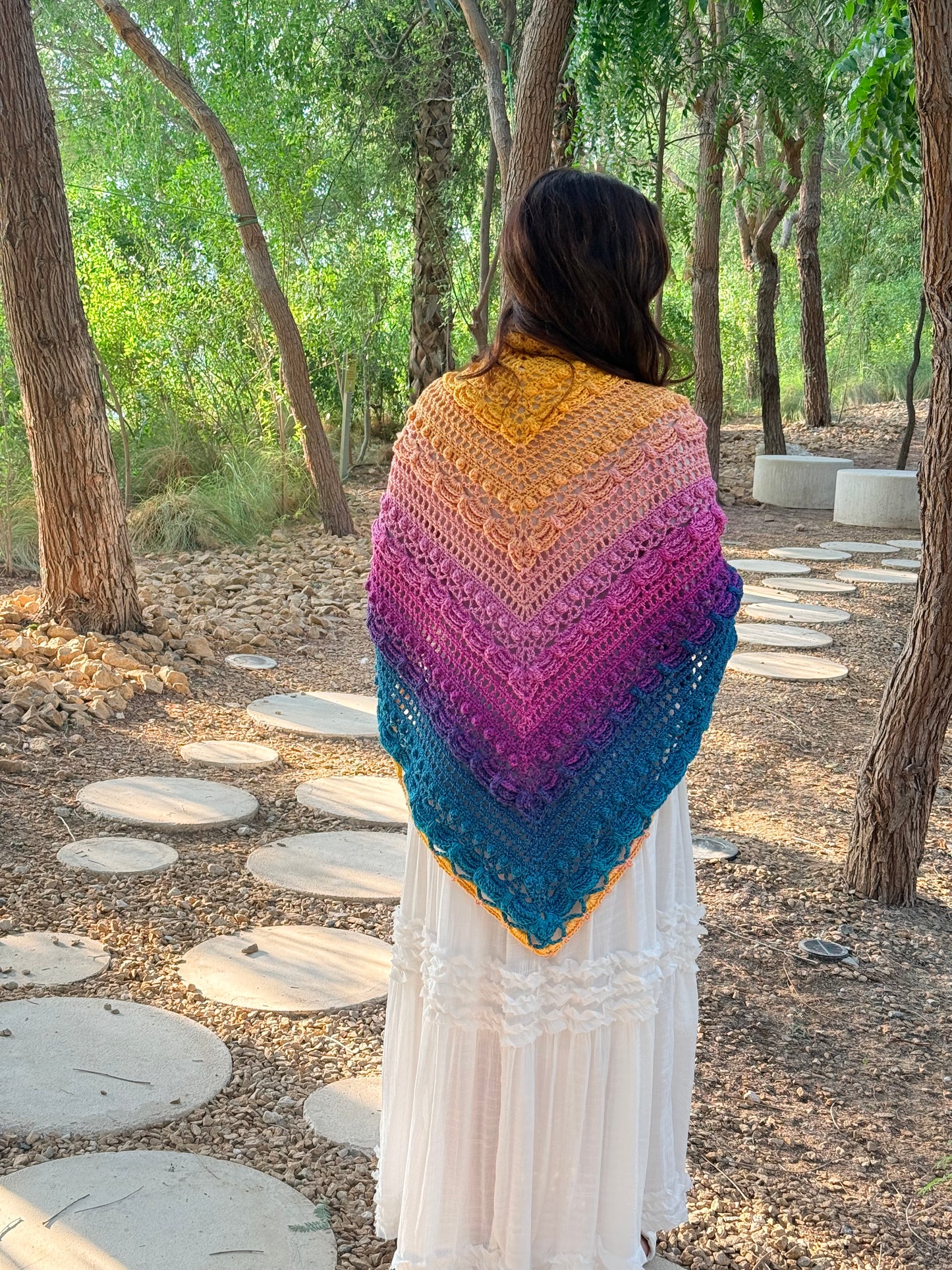 شال يكمّل إطلالتك الشتوية 🍂