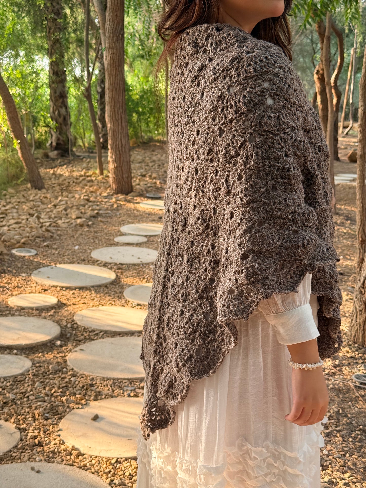 شال يكمّل إطلالتك الشتوية 🍂