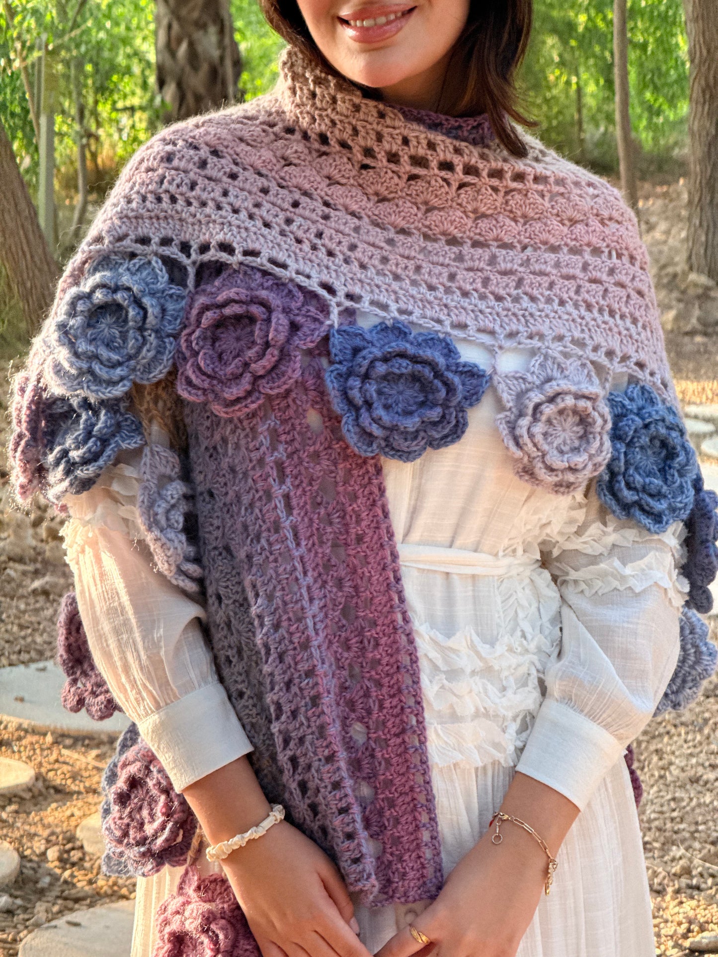 شال يكمّل إطلالتك الشتوية 🍂