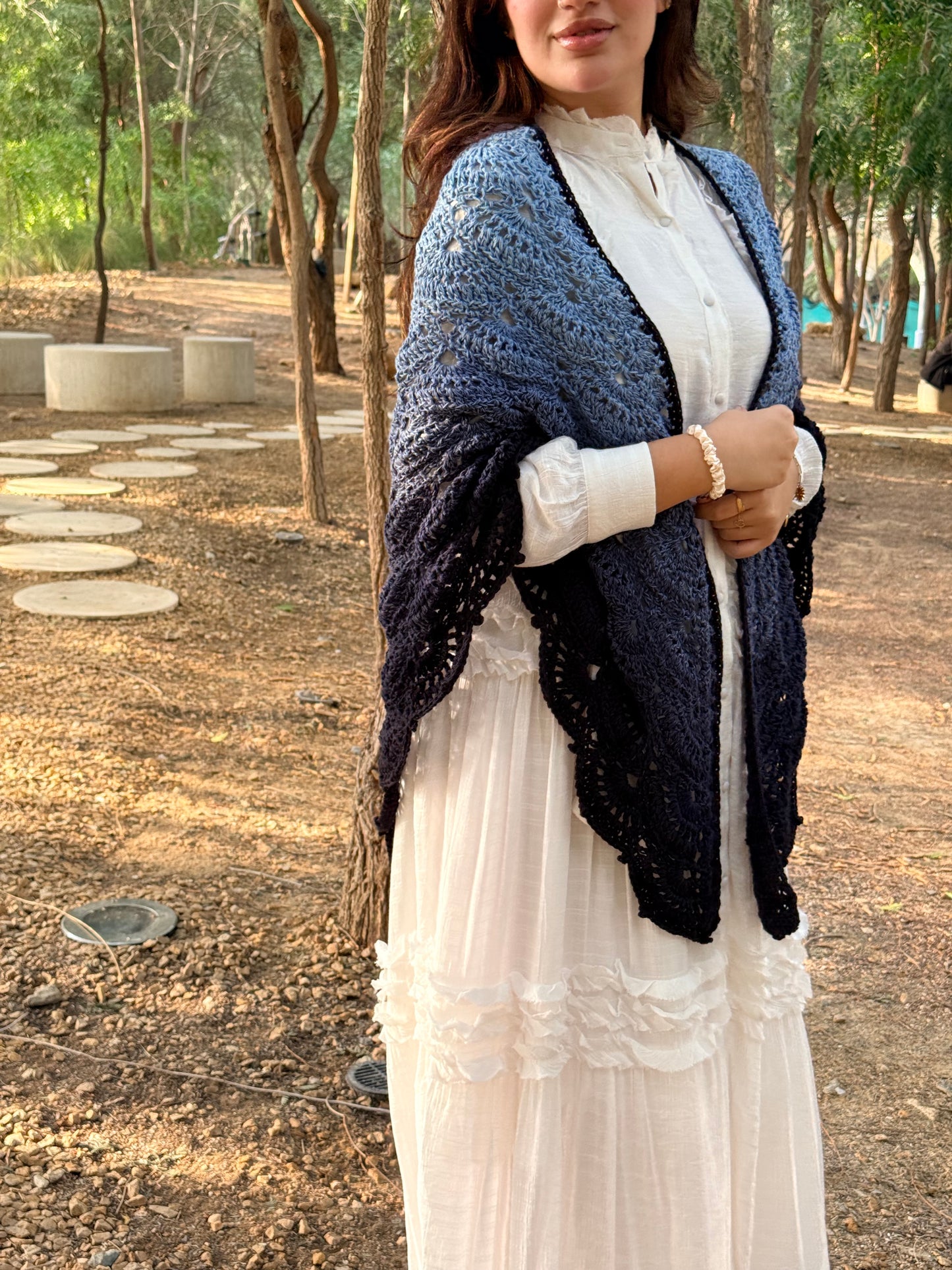 شال يكمّل إطلالتك الشتوية 🍂