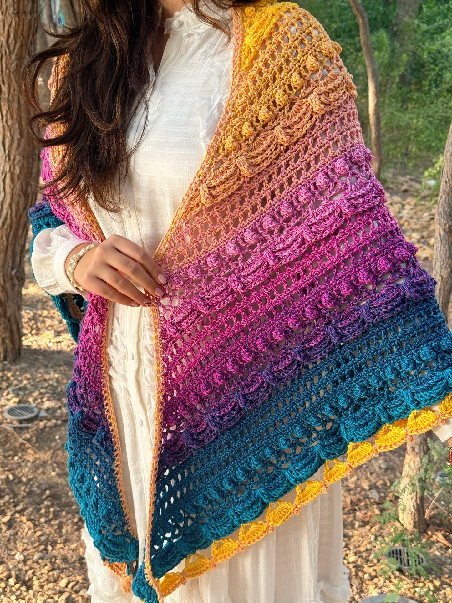 شال يكمّل إطلالتك الشتوية 🍂