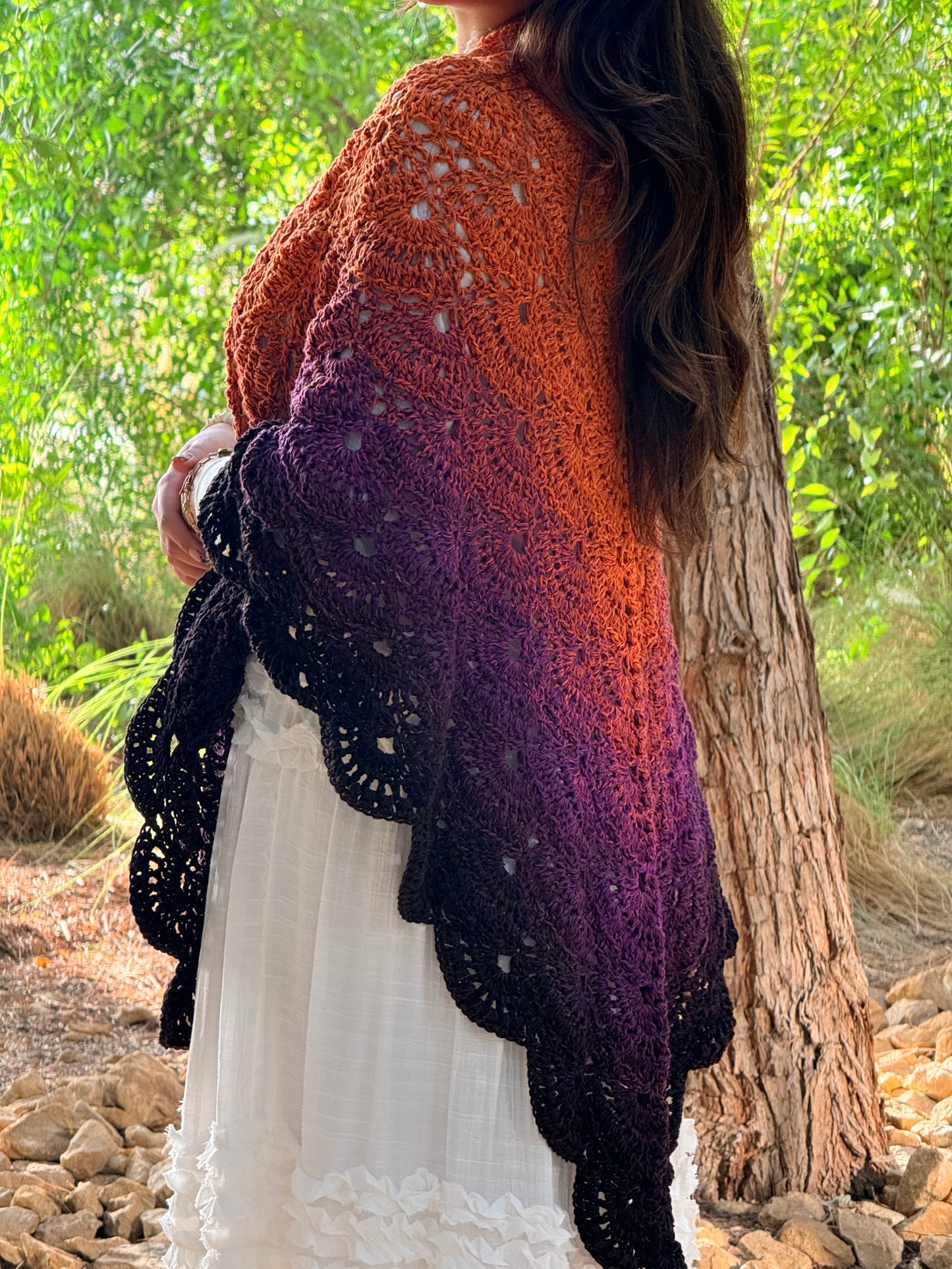 شال يكمّل إطلالتك الشتوية 🍂