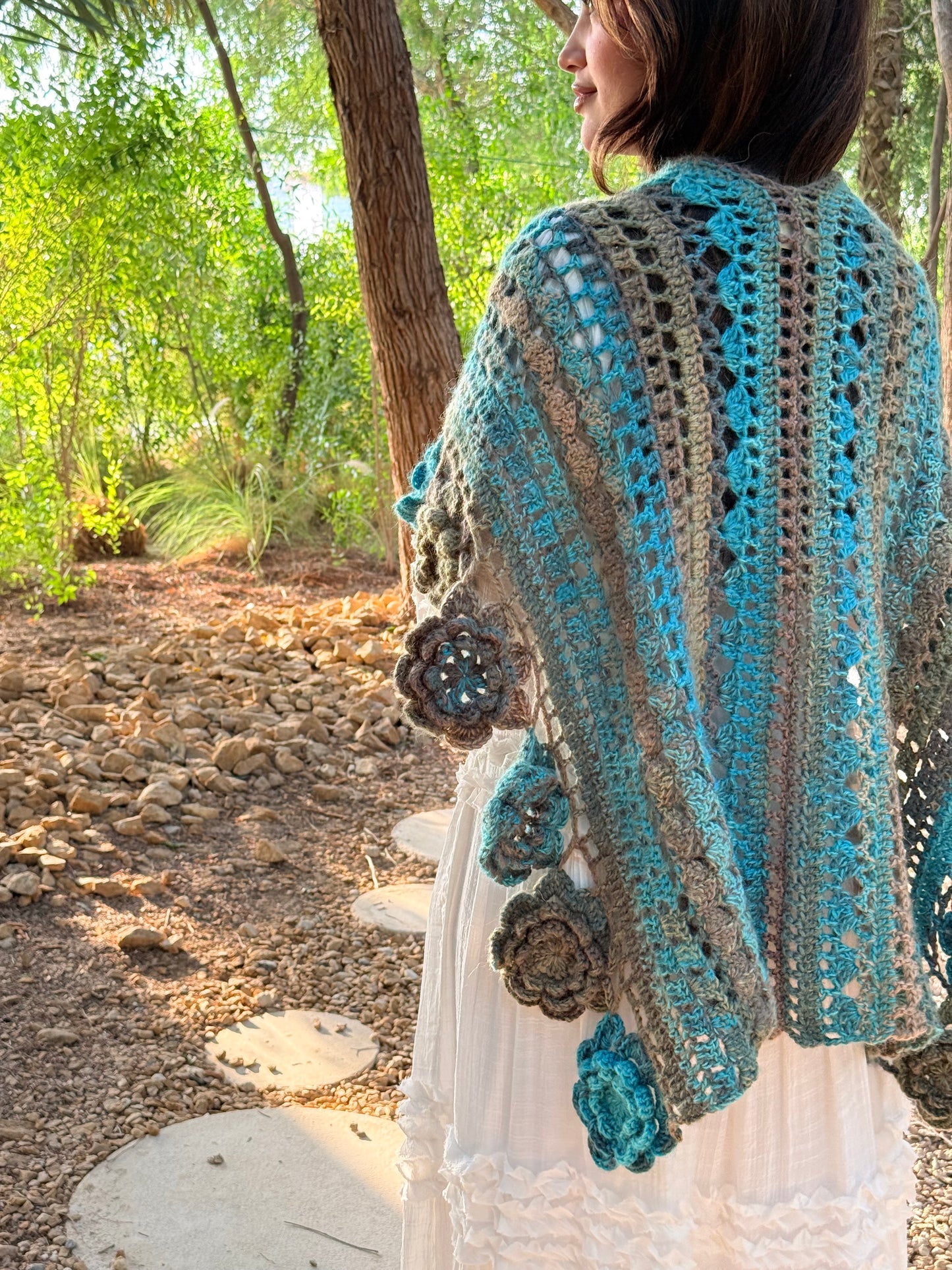 شال يكمّل إطلالتك الشتوية 🍂