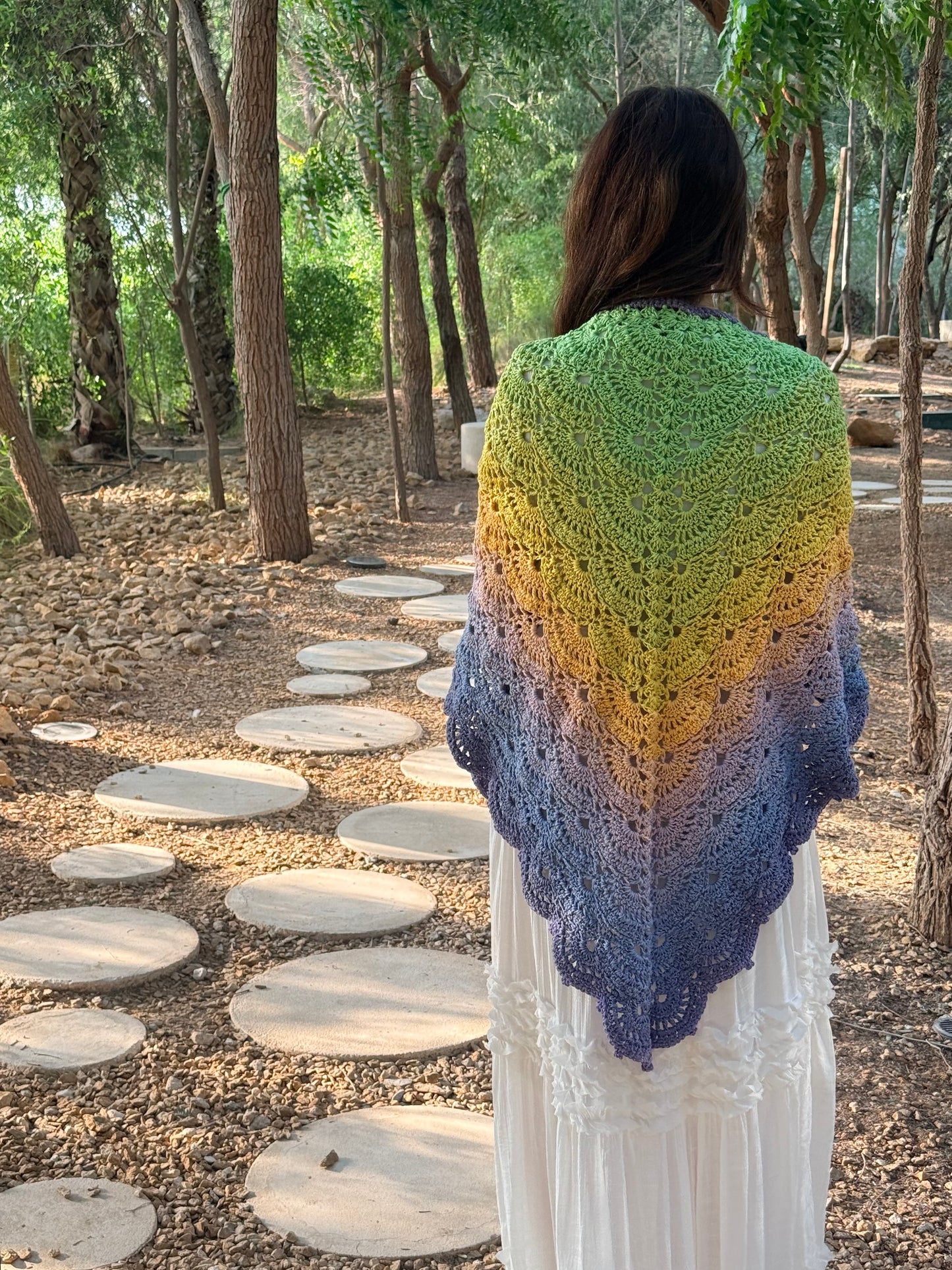 شال يكمّل إطلالتك الشتوية 🍂