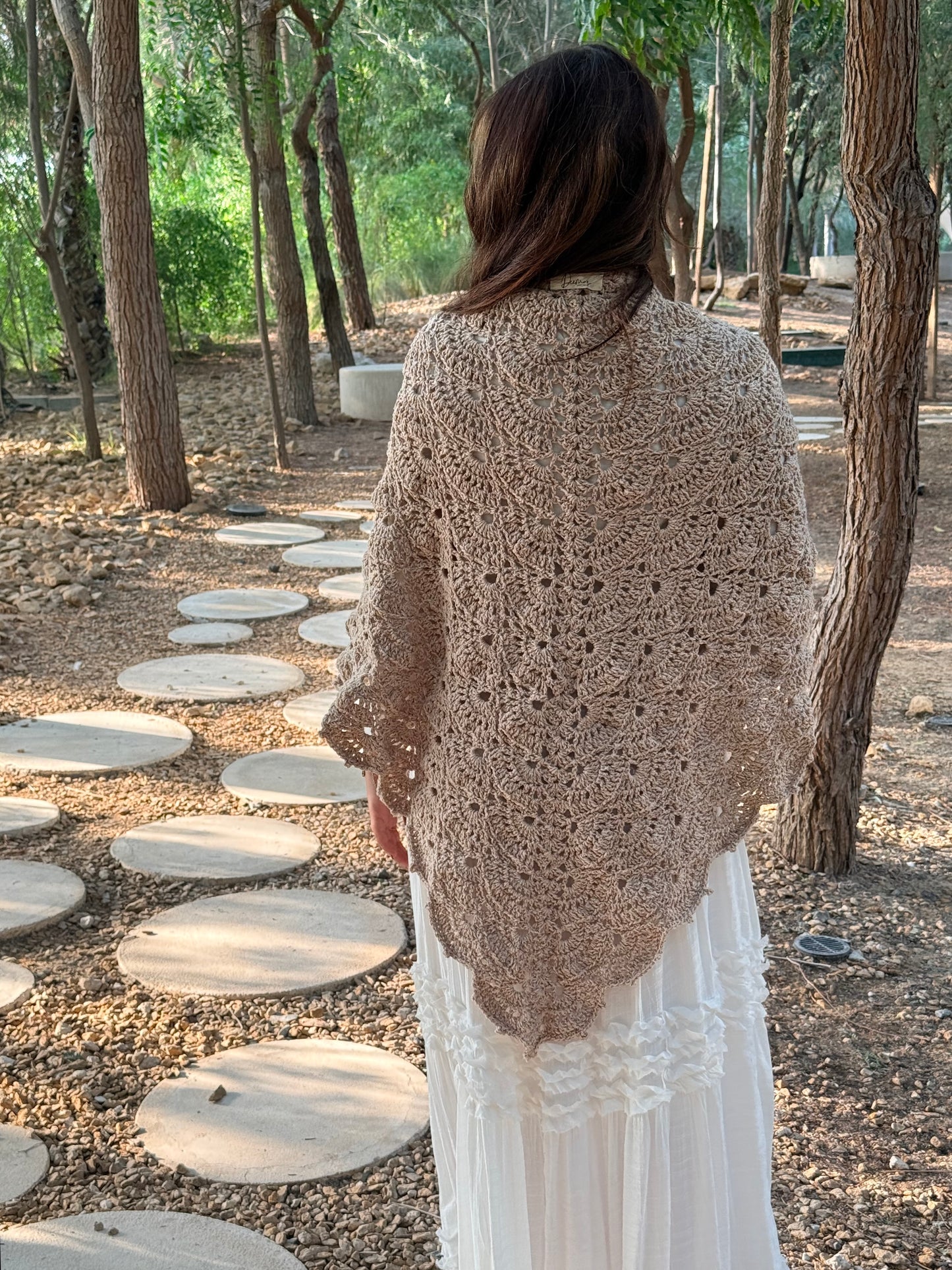 شال يكمّل إطلالتك الشتوية 🍂