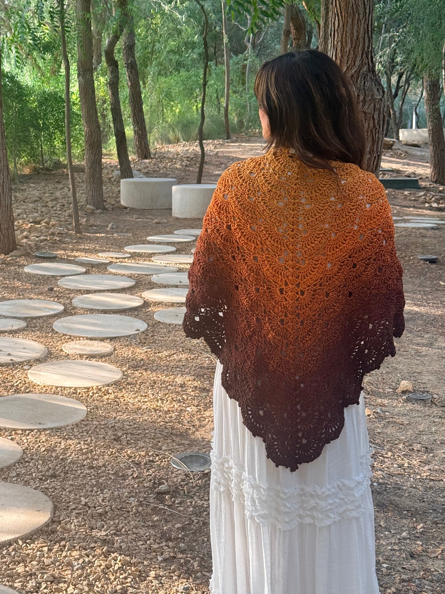 شال يكمّل إطلالتك الشتوية 🍂