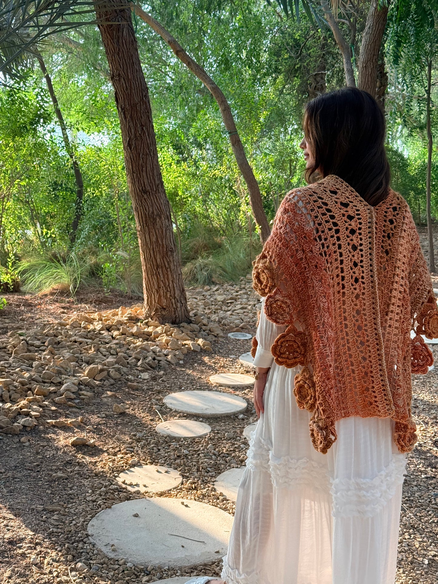 شال يكمّل إطلالتك الشتوية 🍂